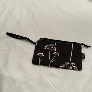 Wristlet - Ivory floral on black